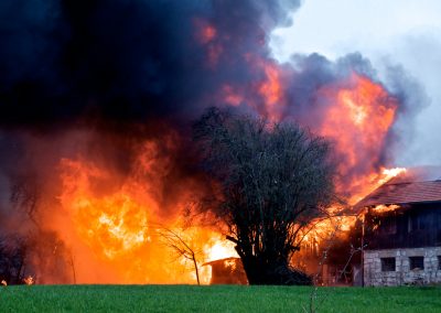 Ein Bauernhof explodiert